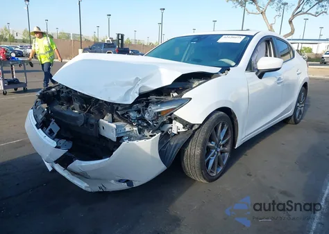 2018 Mazda Mazda3 Grand Touring из США, поврежденный, VIN 3MZBN1W31JM190601